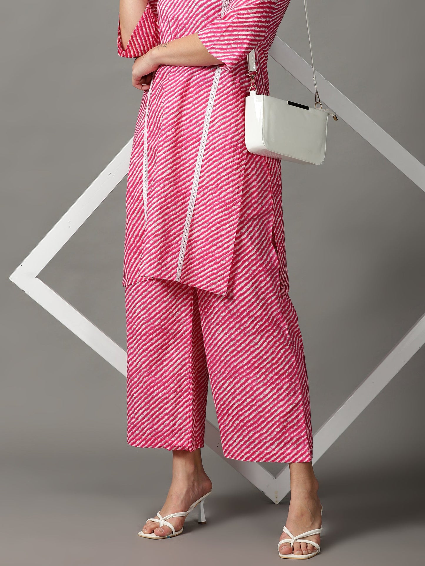 Women Pink Lahriya Print Palazzo