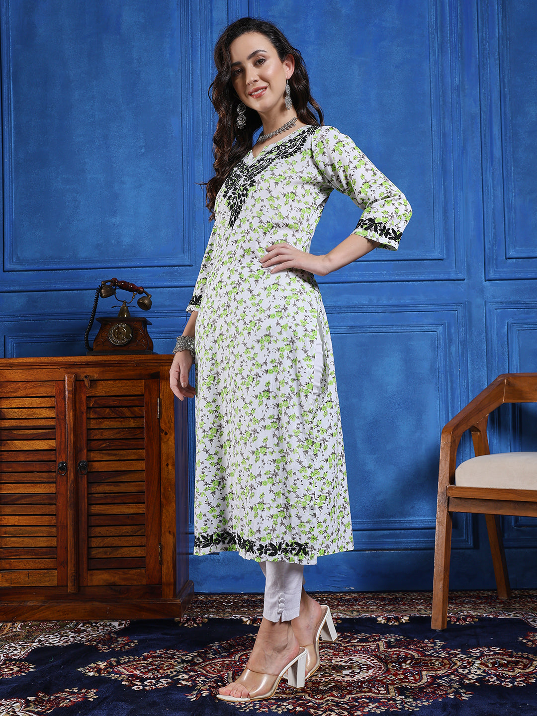 Women’s White & Green Floral Chikankari Long Kurta Set