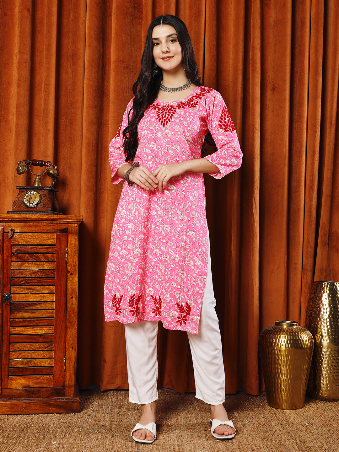 Women Pink Printed Cotton Lucknowi Chikankari Kurta