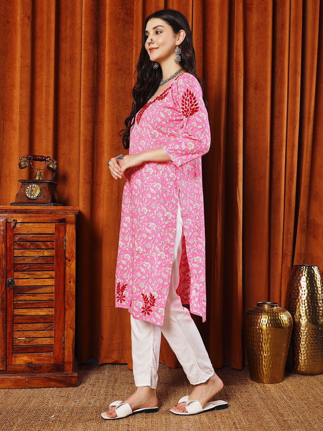 Women Pink Printed Cotton Lucknowi Chikankari Kurta Set