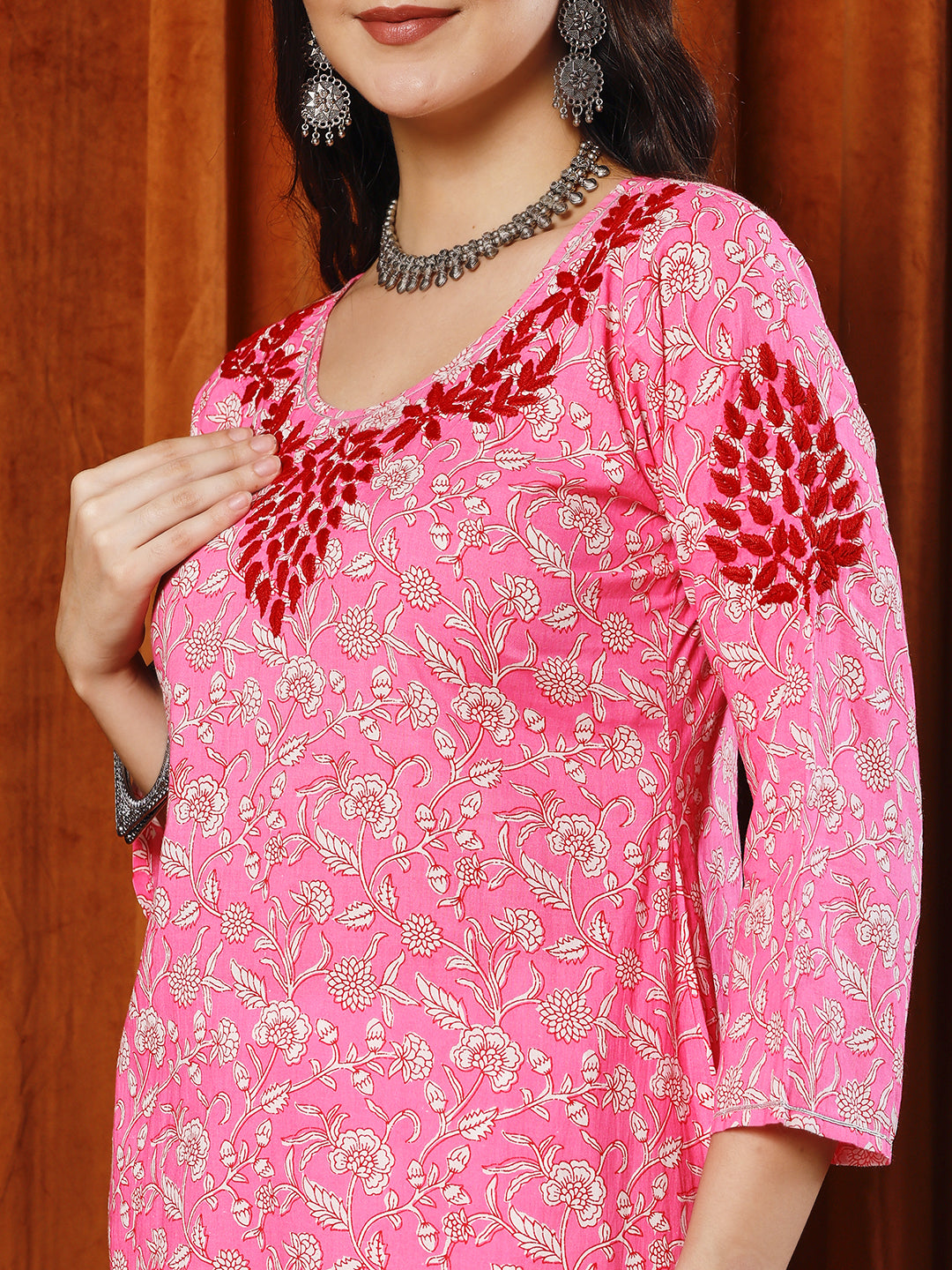 Women Pink Printed Cotton Lucknowi Chikankari Kurta Set