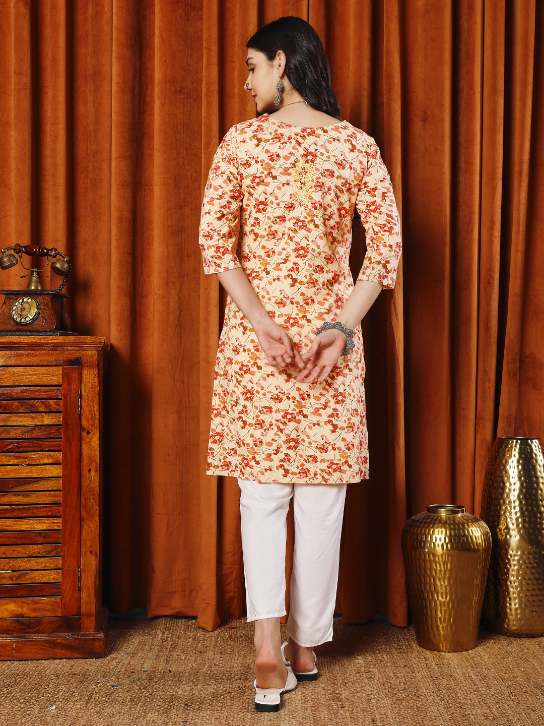Women Multi Printed Cotton Chikankari Straight Kurta