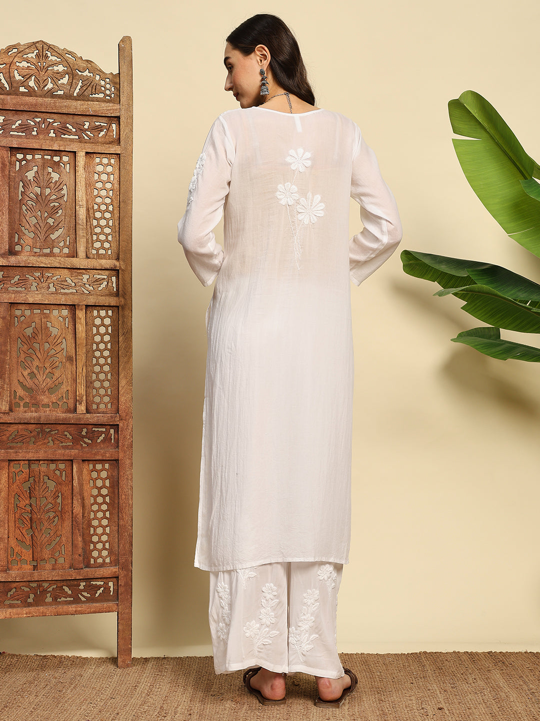 Women Ivory White Handmade Chikankari Kurta Set with Tonal Embroidery