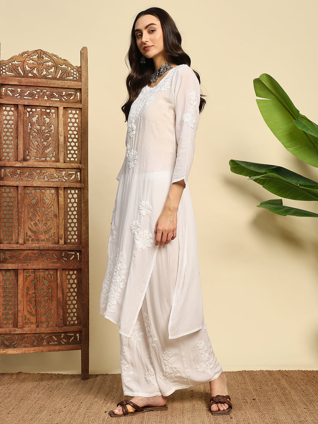 Women Ivory White Handmade Chikankari Kurta Set with Tonal Embroidery