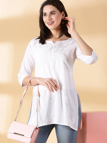 White Cotton Lucknowi Chikankari kurta