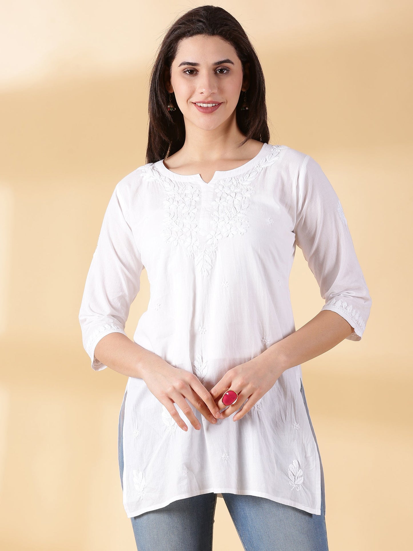 Women Hand Embroidered White Cotton Lucknowi Chikankari kurta